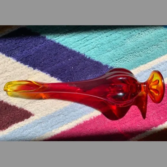 Viking 6 Petal Swung Vase - Picture 5 of 10